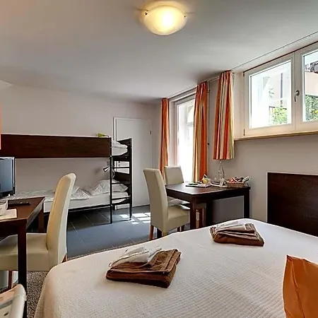 克莱拉德勒和博格酒店 酒店 Möckmühl